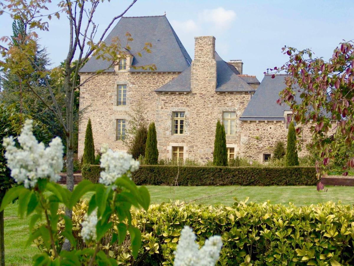 Gite La Passerelle - Manoir Le Plessix Madeuc Corseul Eksteriør bilde